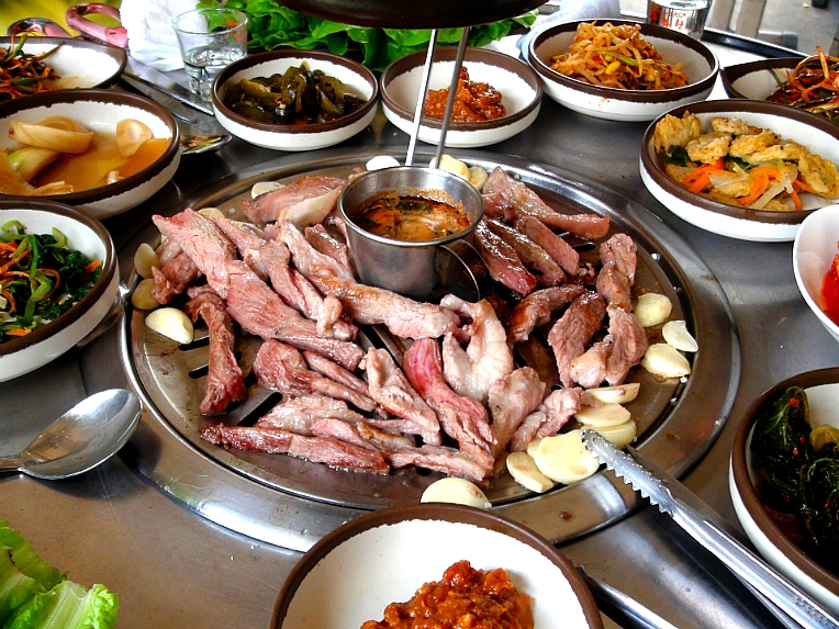 짜투리 연탄구이집 '명리동식당'