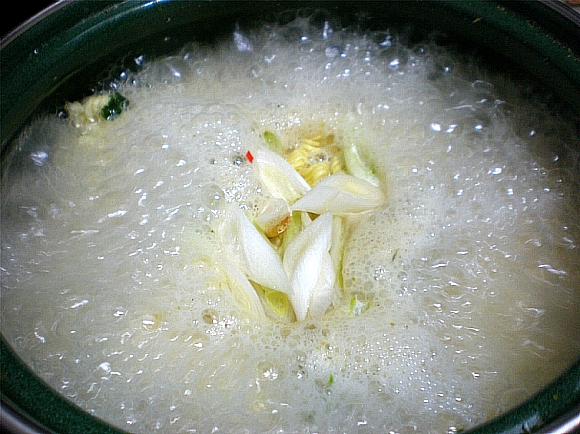 하얀국물 기스면으로 떡라면 끓여 먹었어요^^