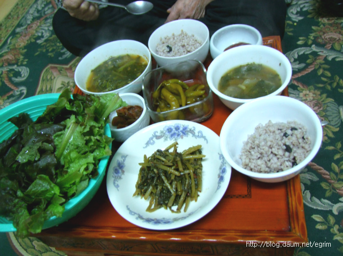 보리밥과 채소로 소박한 밥상, 슬로푸드