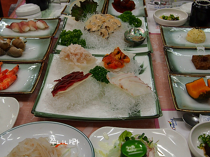 [맛집삼척]이정도 되어줘야 먹었다는 소릴^^...동해바다를 보며...신선함에 취해보장 해도지횟집.
