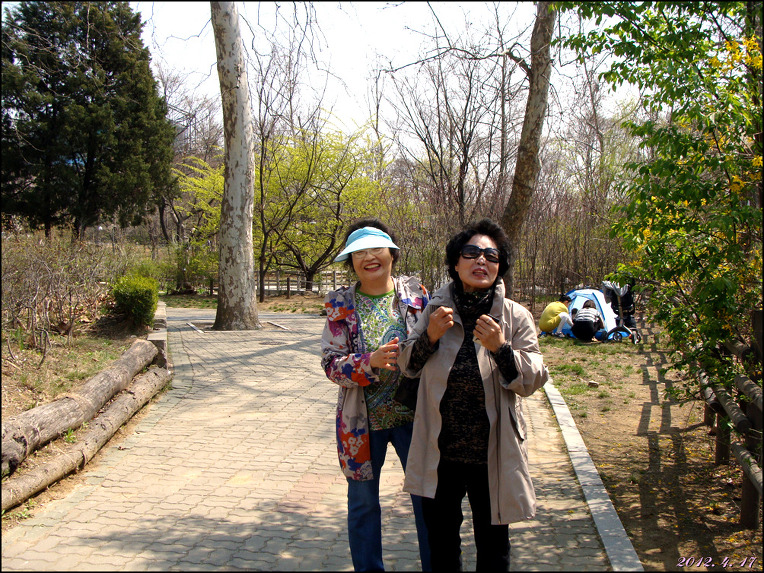 어린이 대공원 성가대 집사님들과/2012. 4. 17