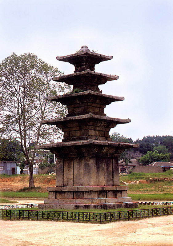 국보 제9호 - 부여정림사지오층석탑(扶餘定林寺址五層石塔) 