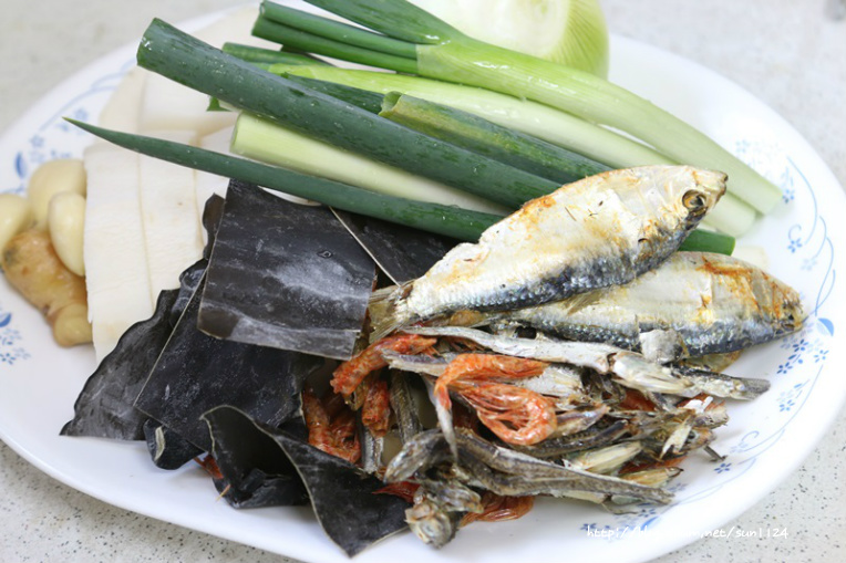 맛있는멸치국수 이미지