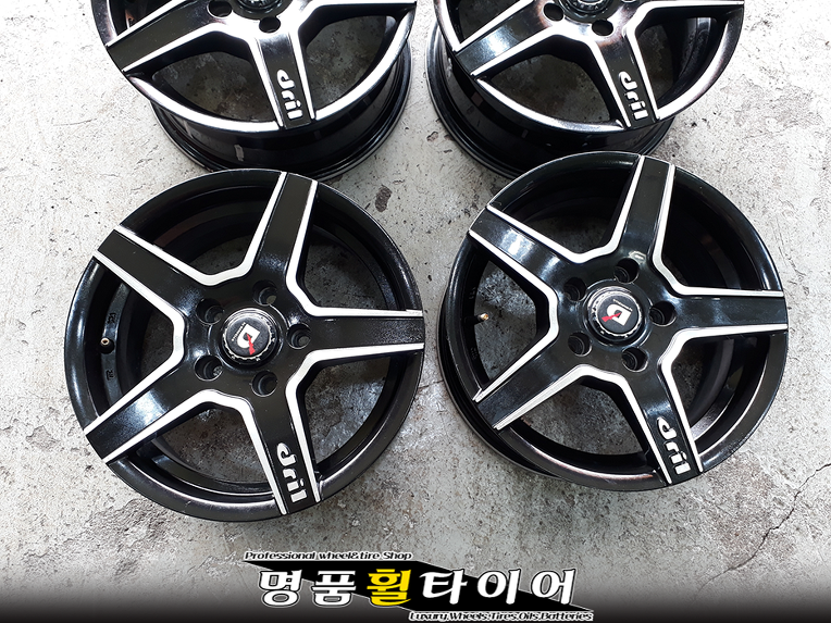 전주명품휠타이어 마르셀로 드릴 15인치 블랙폴리쉬 중고 사제휠 15인치타이어 엔진오일전문 자동차휠