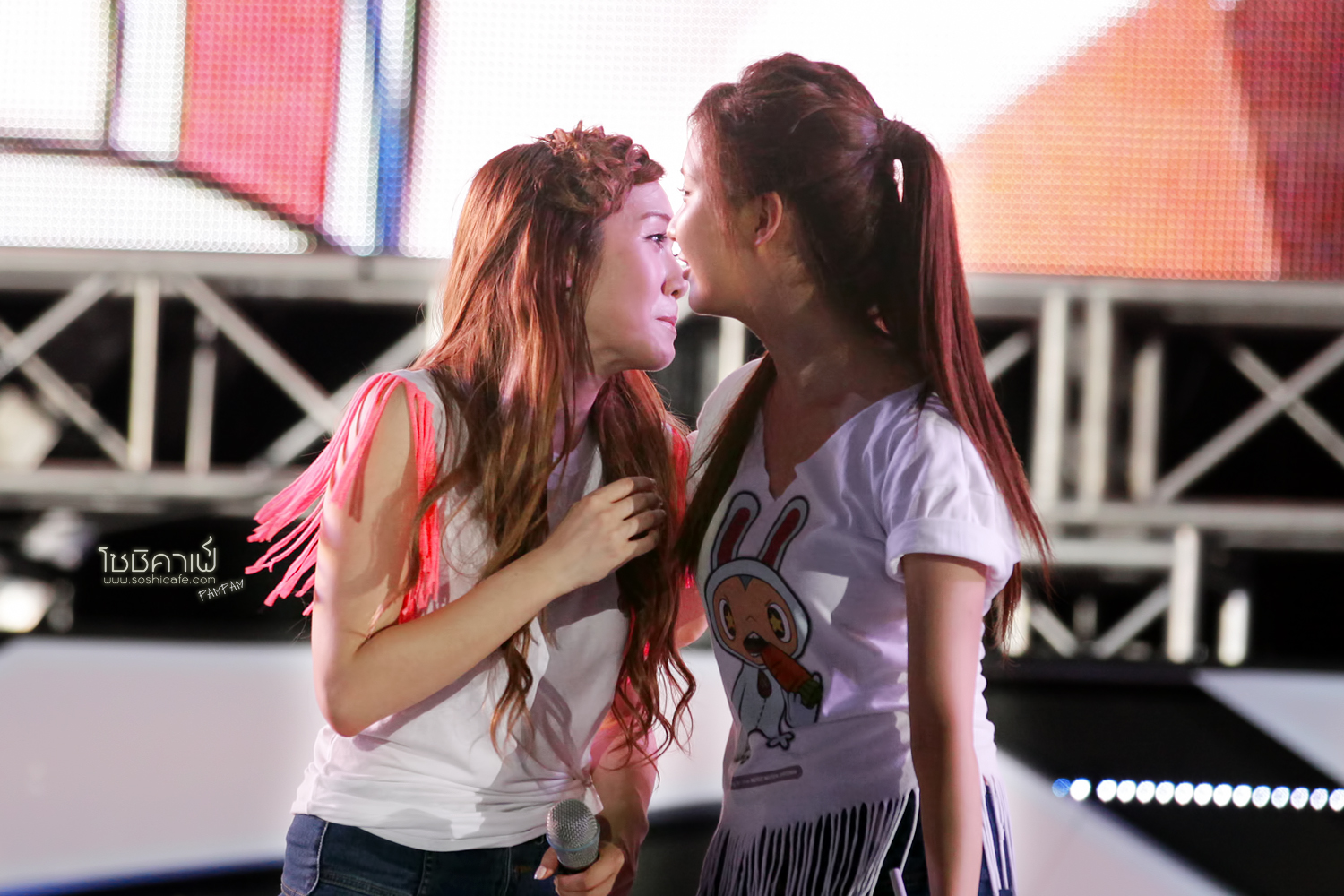 [PIC][18-08-2012]Hình ảnh mới nhất từ "SMTOWN in Seoul" của SNSD  - Page 29 180DF3435037B6AD01BD37