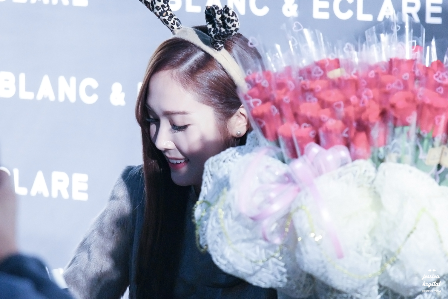 [PIC][22-12-2014]Jessica tham dự buổi fansign cho "BLANC&ECLARE" chi nhánh Seoul, Hàn Quốc vào chiều nay - Page 2 236A2343564B417D2ECFE5